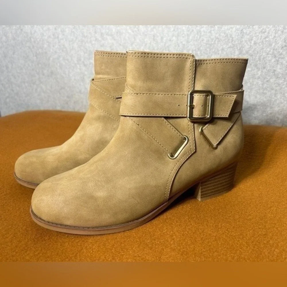Tan Faux Suede Buckle‎ Ankle Boots Size 5 winter fall casual